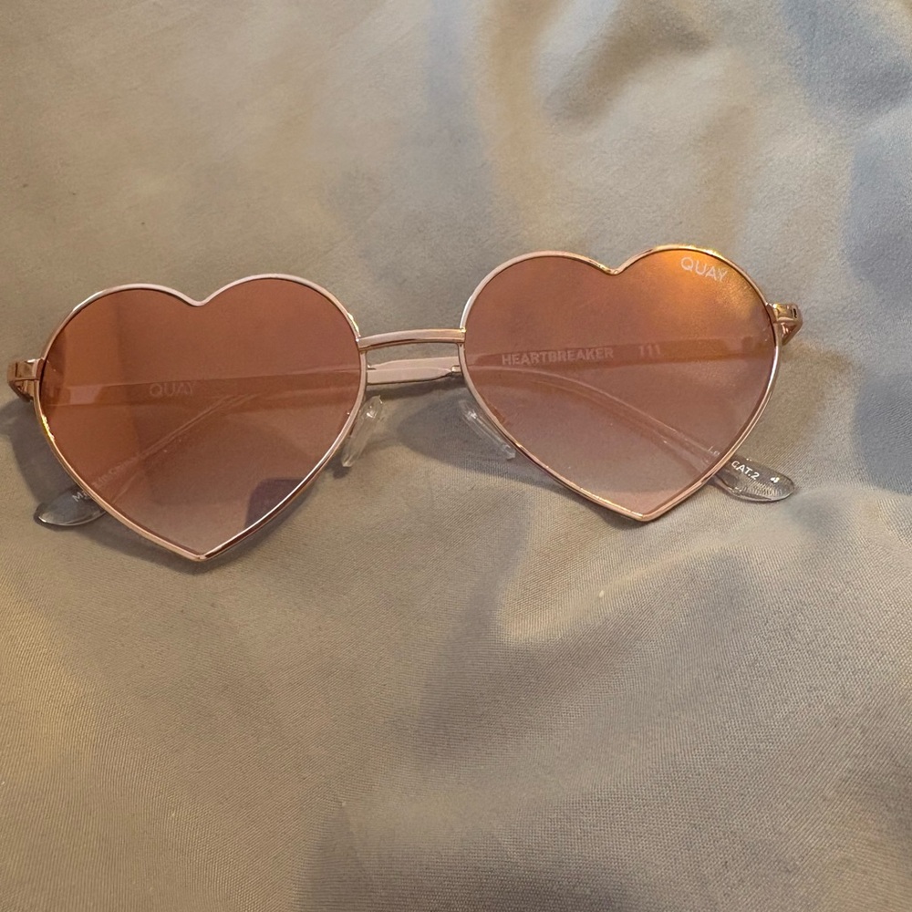 Quay Australia Heart-Shaped Pink Glasses